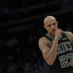 九游体育APP-杰伦·布朗：我知道沃尔什有潜力 我经常与他沟通 鼓励他